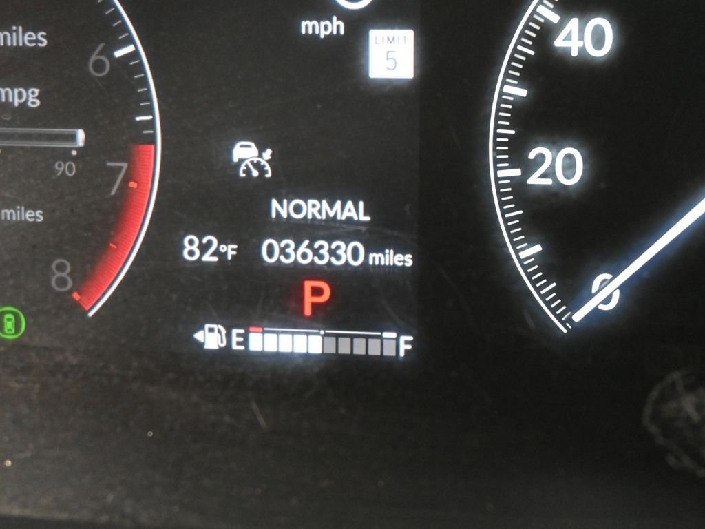 Used 2023 Honda HR-V LX image 30