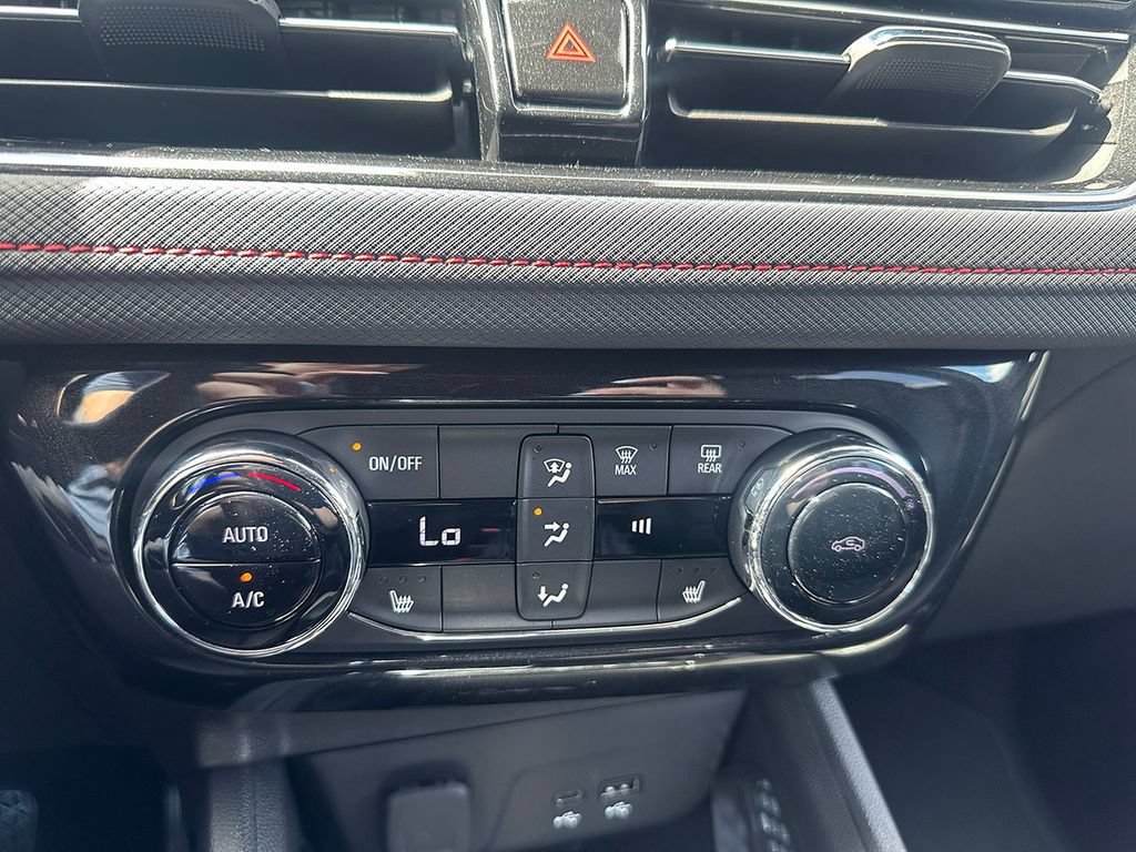Used 2024 Chevrolet TrailBlazer RS w/ Convenience Package AWD/4WD image 36