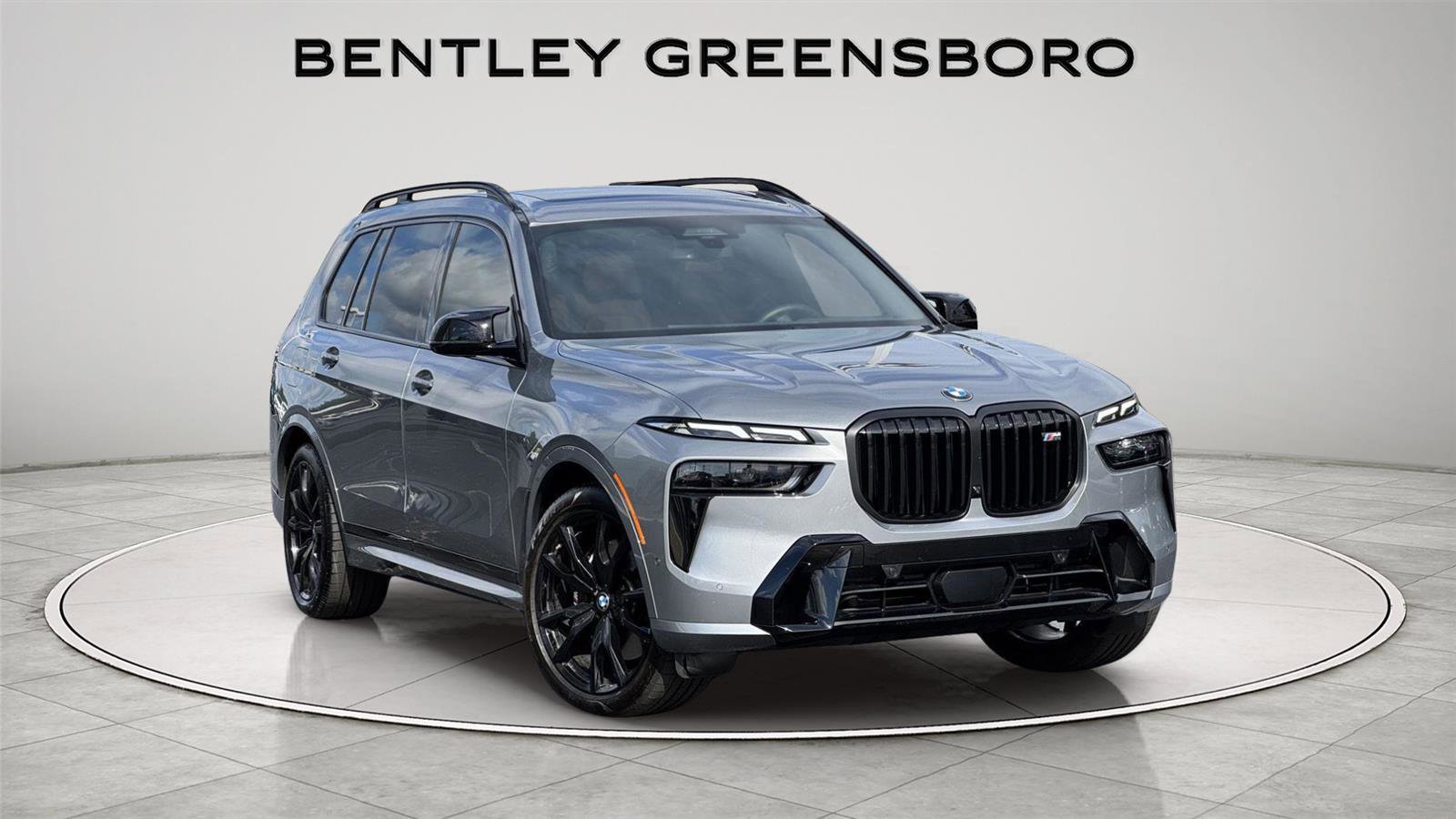 Used 2025 BMW X7 M60i image 1
