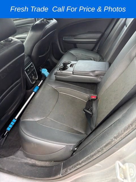 Used 2014 Chrysler 300 C RWD image 10