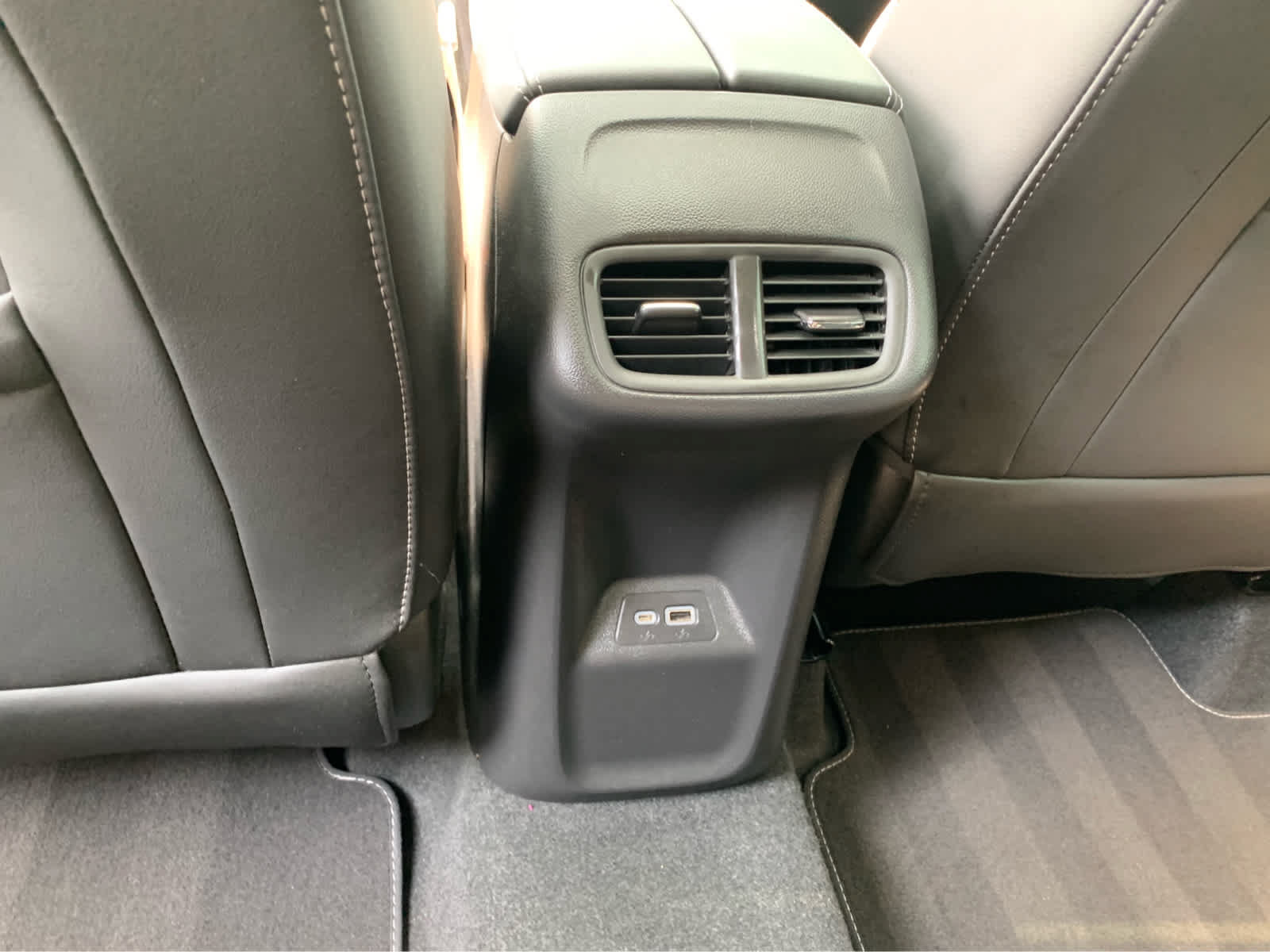 Used 2022 Buick Envision Essence w/ Technology Package I AWD/4WD image 24