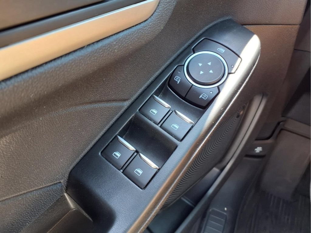 Used 2022 Ford Escape SE w/ SE Sport Appearance Package AWD/4WD image 30