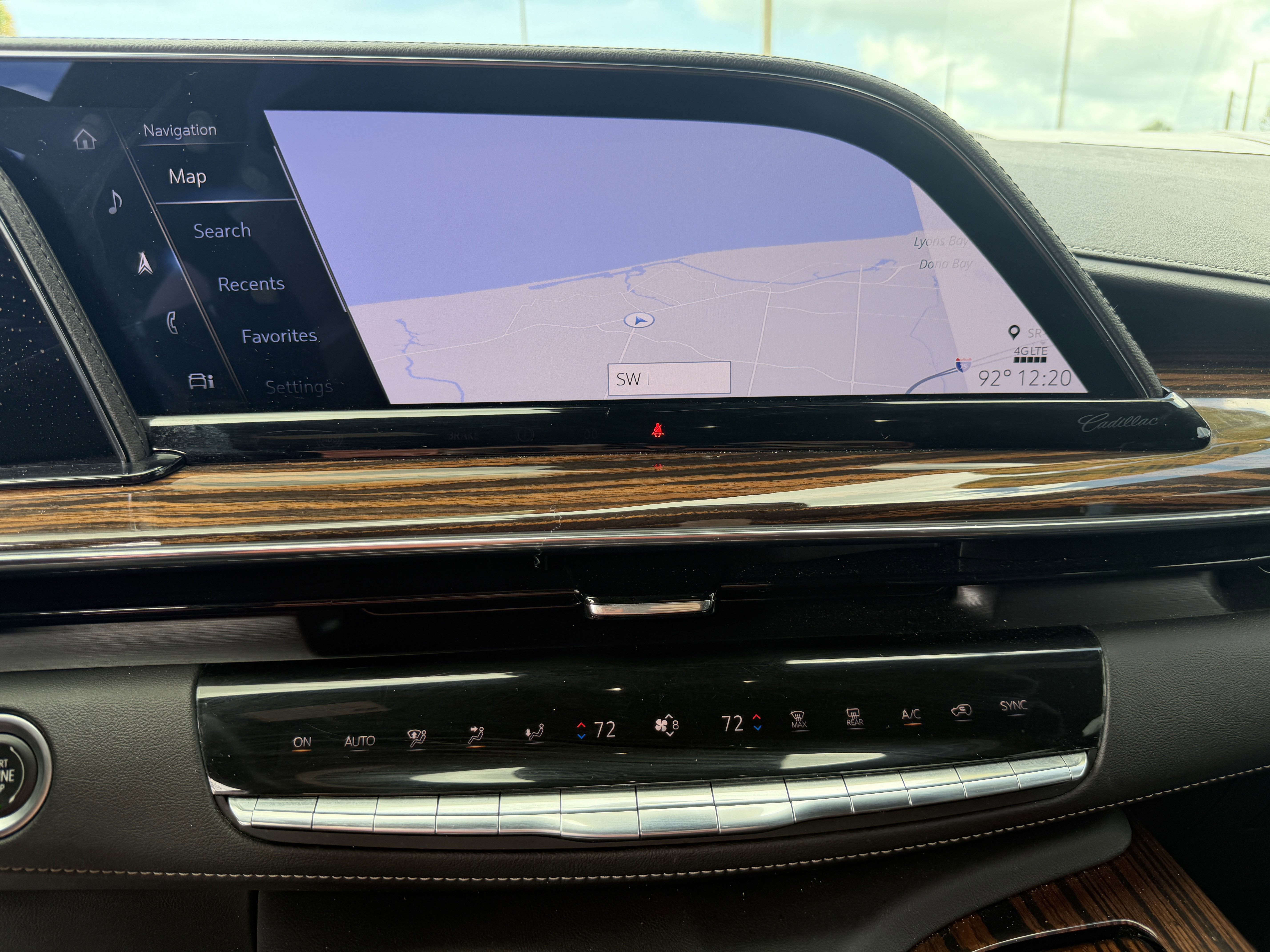 Used 2022 Cadillac Escalade Premium Luxury RWD image 23