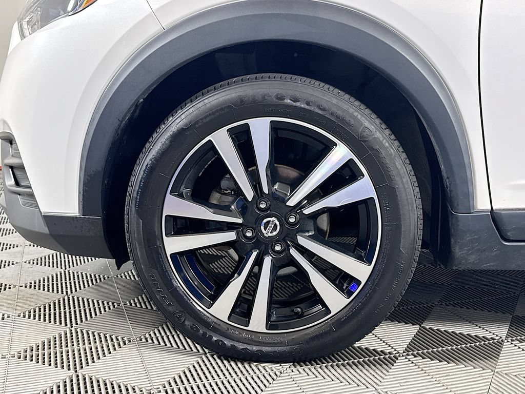 Used 2018 Nissan Kicks SV FWD image 27