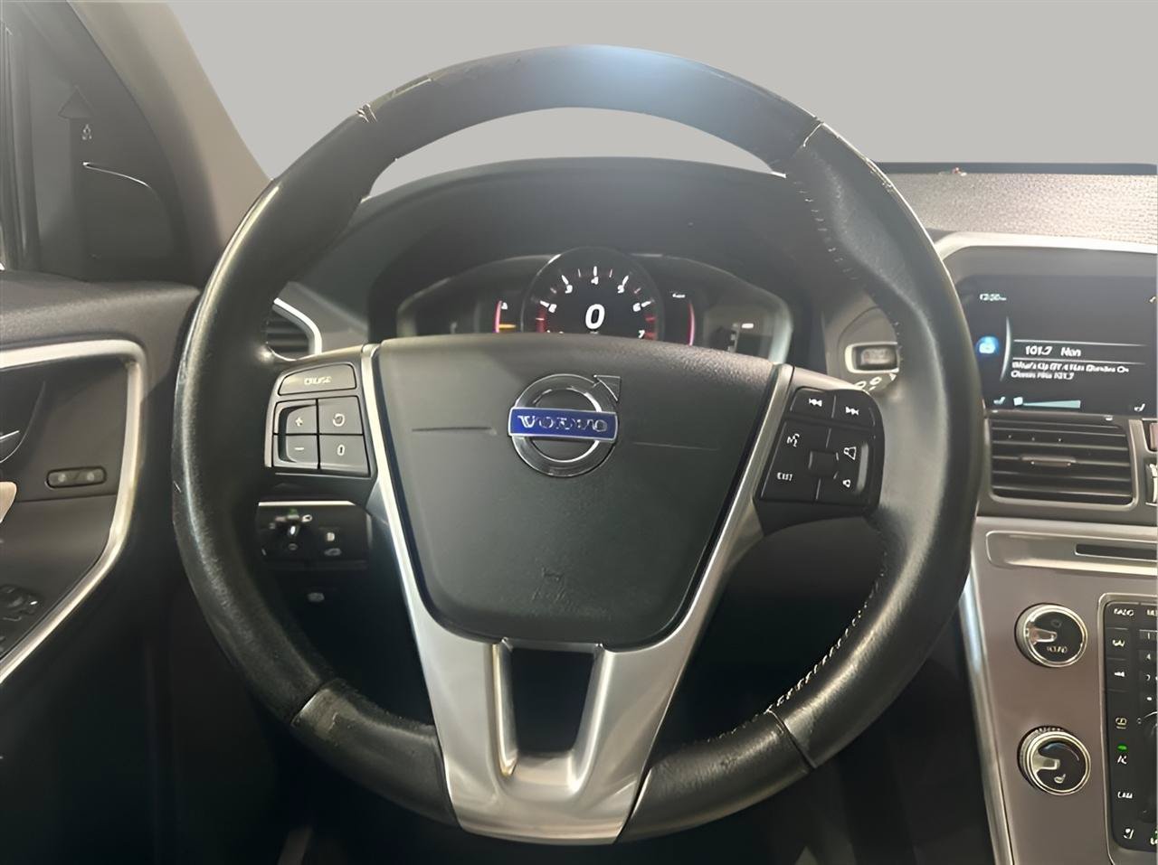 Used 2017 Volvo XC60 T5 Dynamic w/ Preferred Option Package AWD/4WD image 15