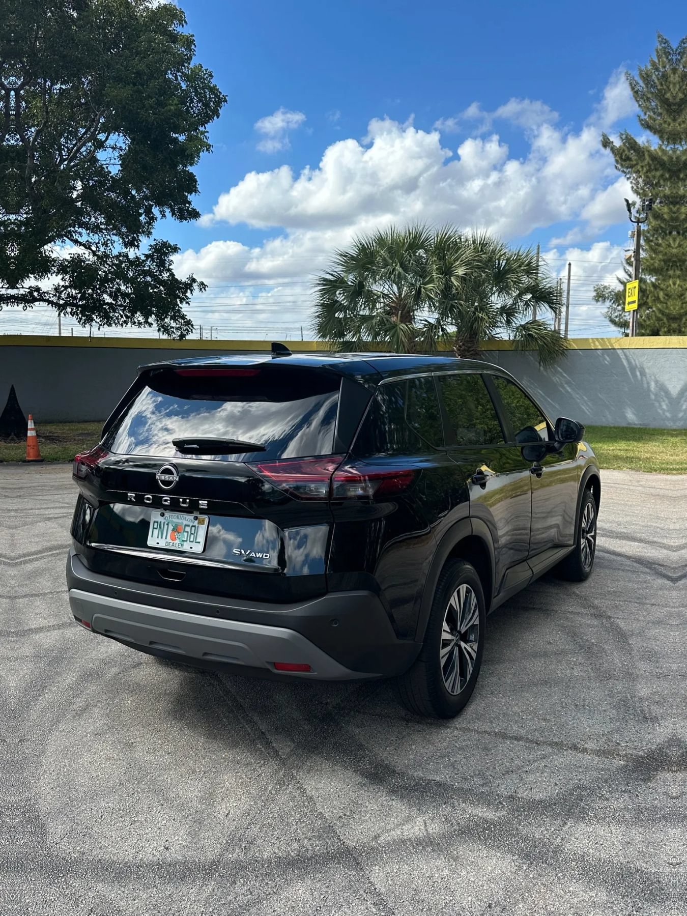 Used 2023 Nissan Rogue SV AWD/4WD image 22