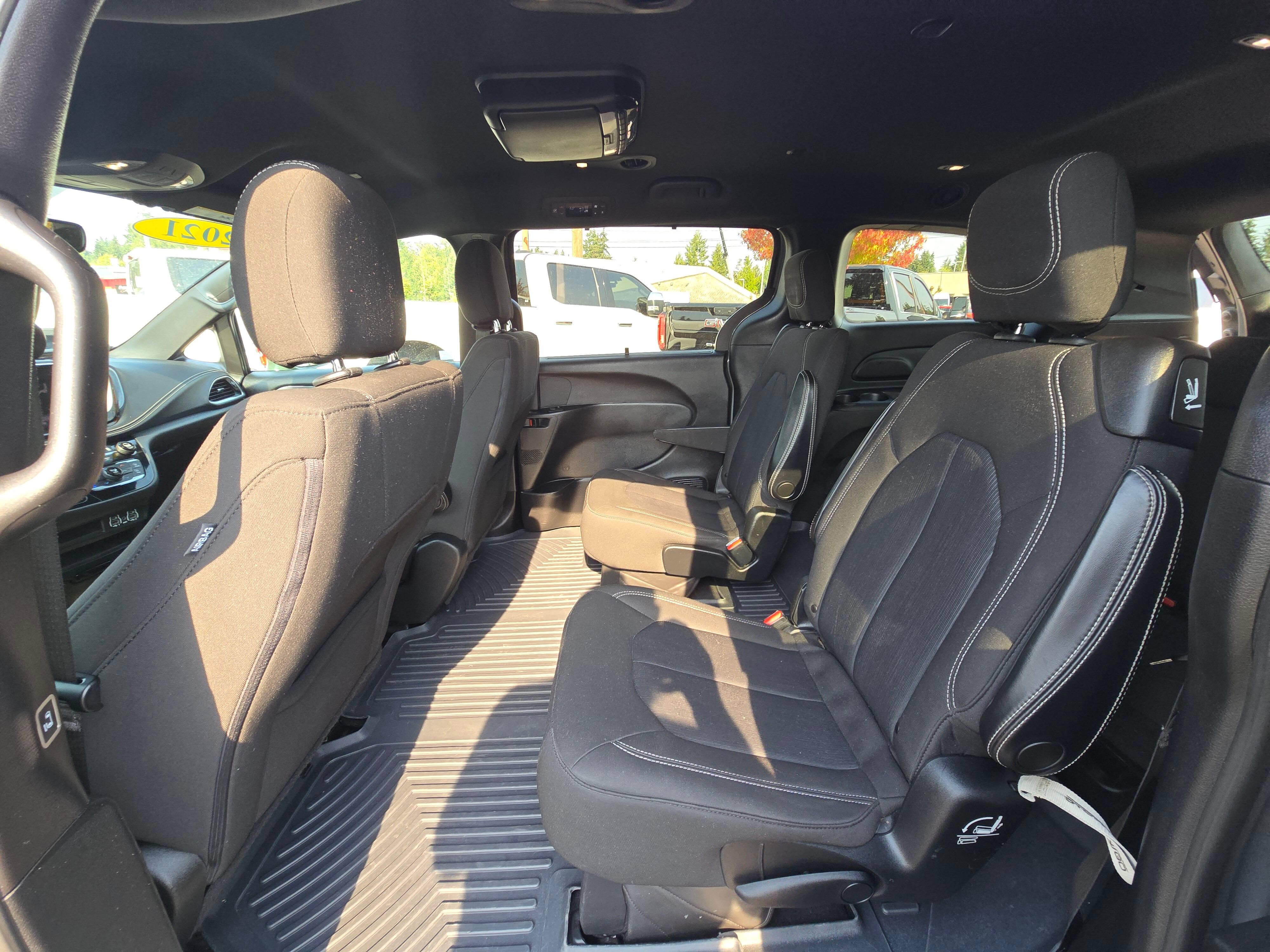 Used 2021 Chrysler Pacifica Touring w/ S Appearance Package FWD image 14