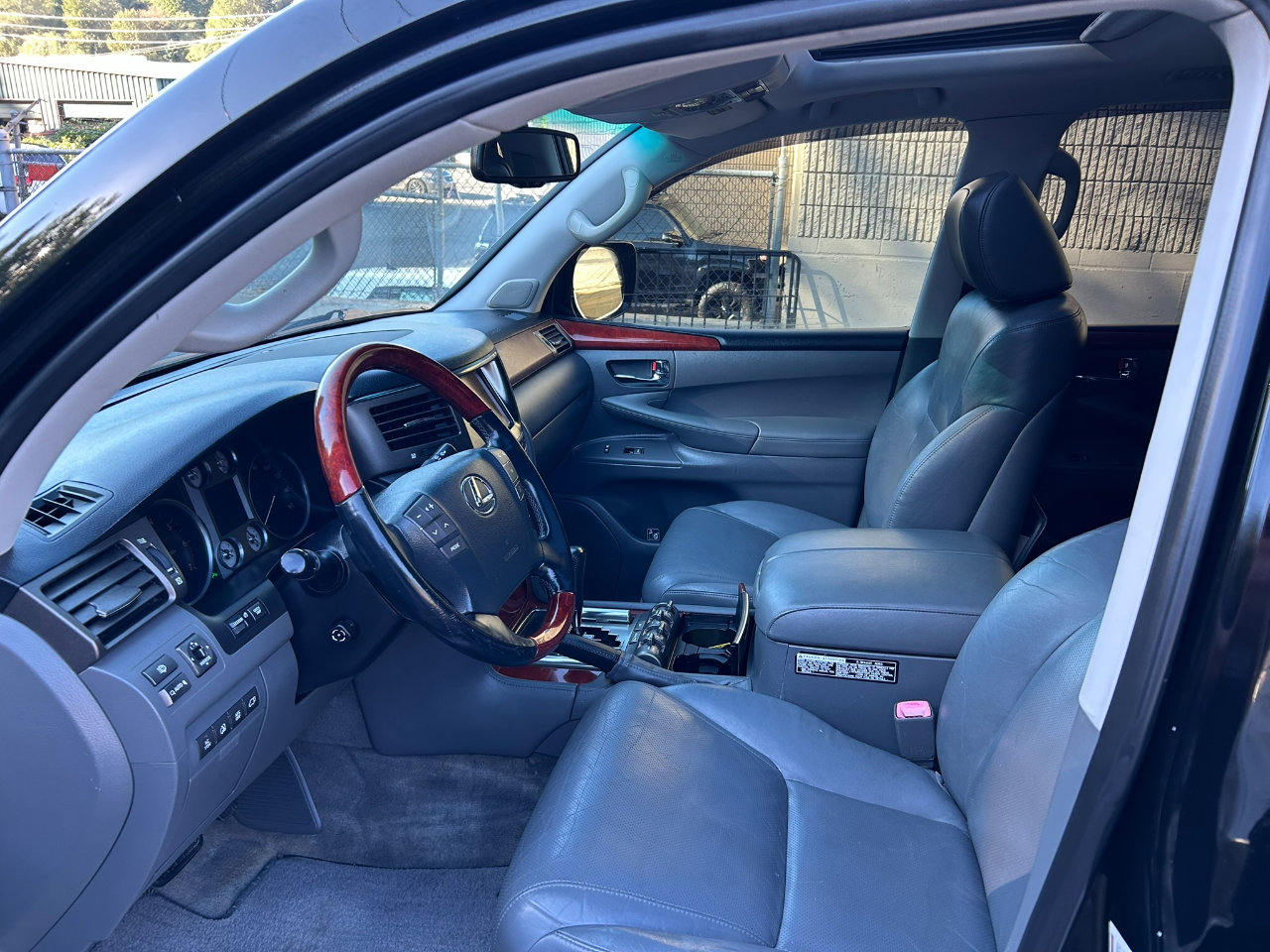Used 2009 Lexus LX 570 4WD image 9