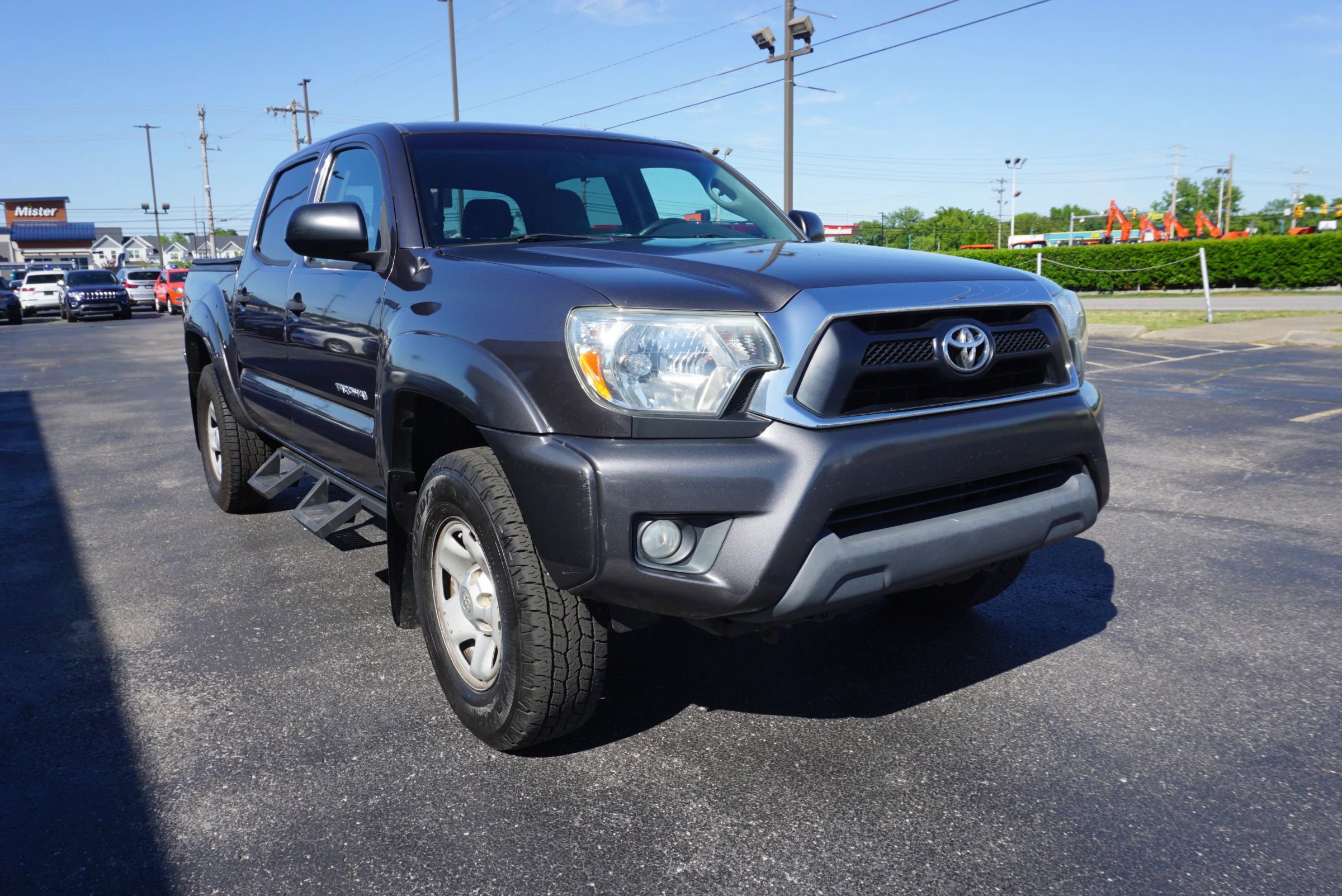 Used 2014 Toyota Tacoma PreRunner w/ SR5 Package RWD image 3