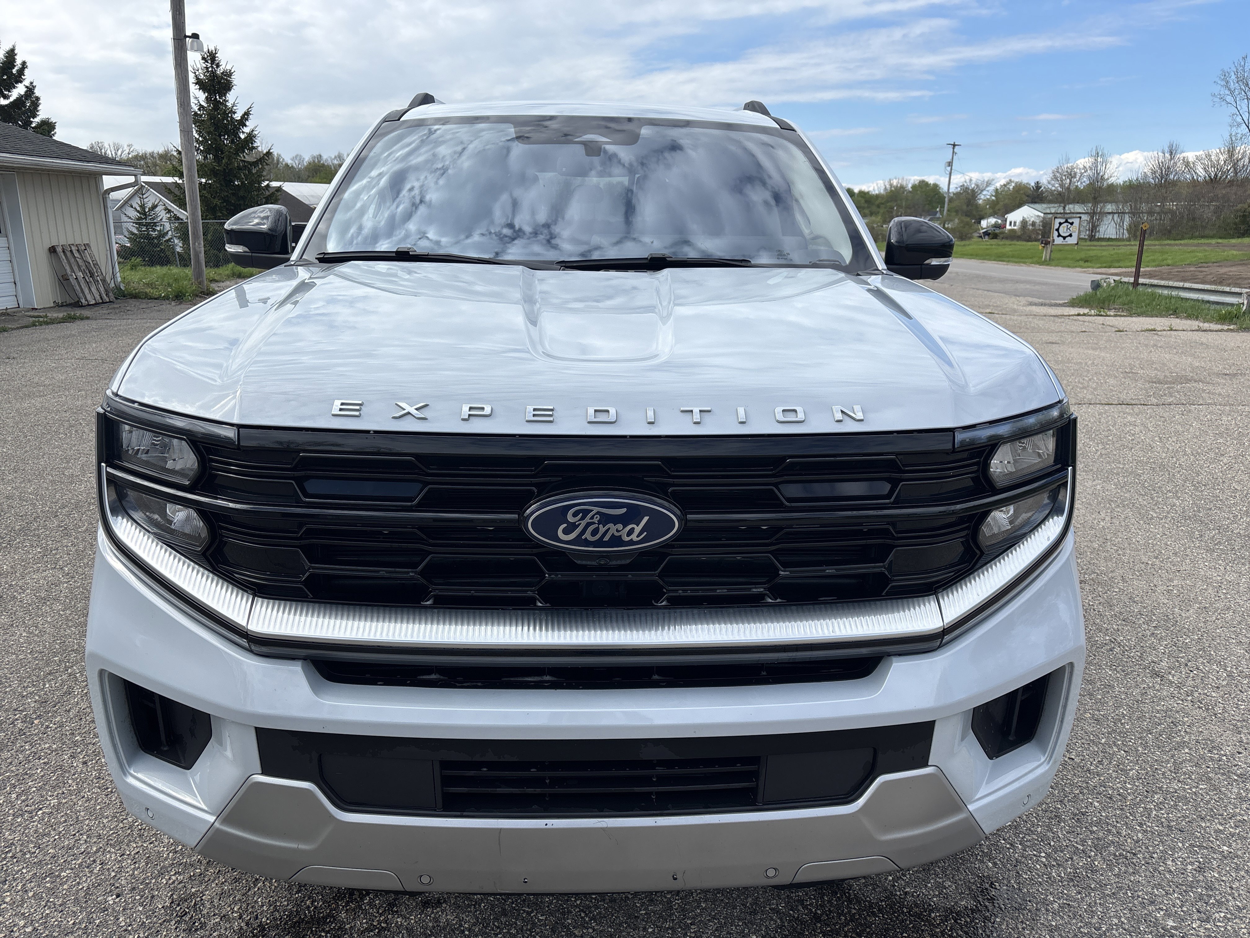 Used 2025 Ford Expedition Platinum AWD/4WD image 13