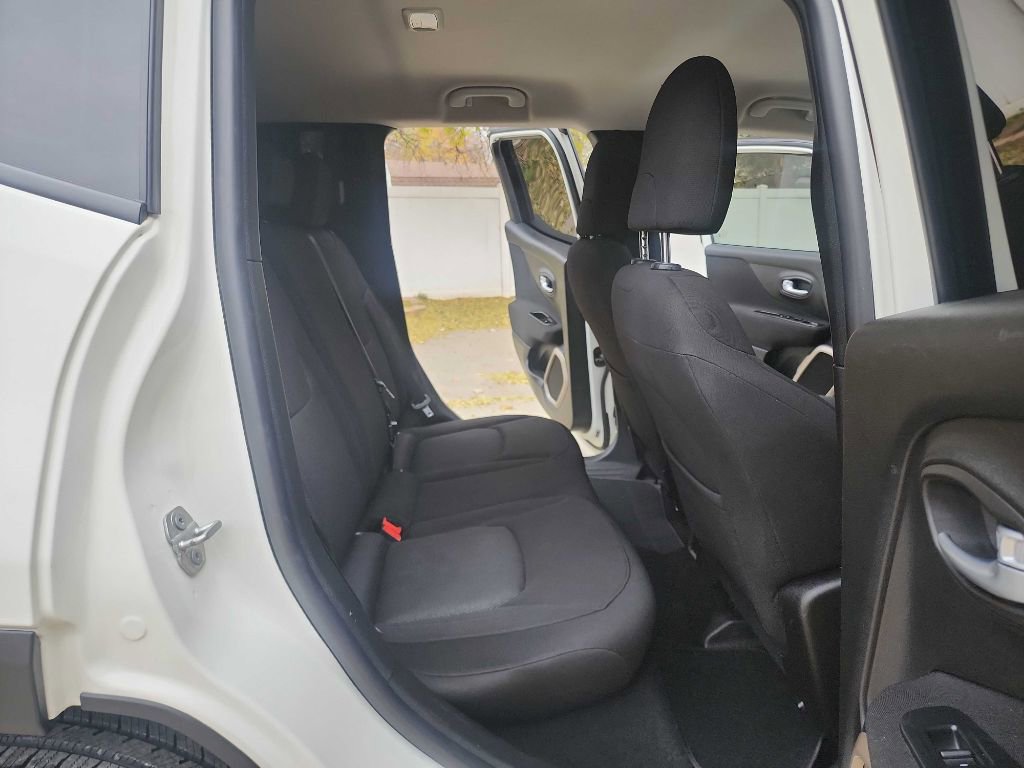 Used 2017 Jeep Renegade Latitude image 33