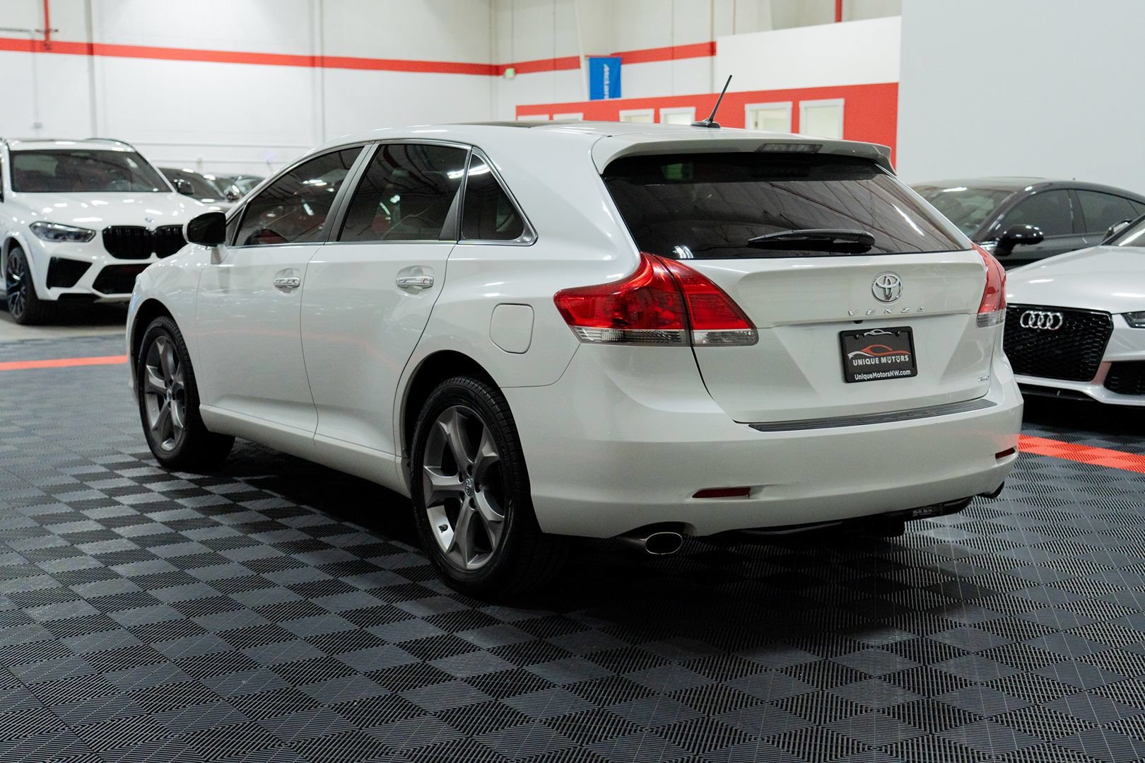 Used 2011 Toyota Venza AWD w/ Premium Pkg #2 image 4