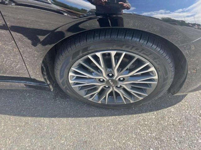 Used 2023 Kia Forte GT-Line w/ GT-Line Premium Package image 17