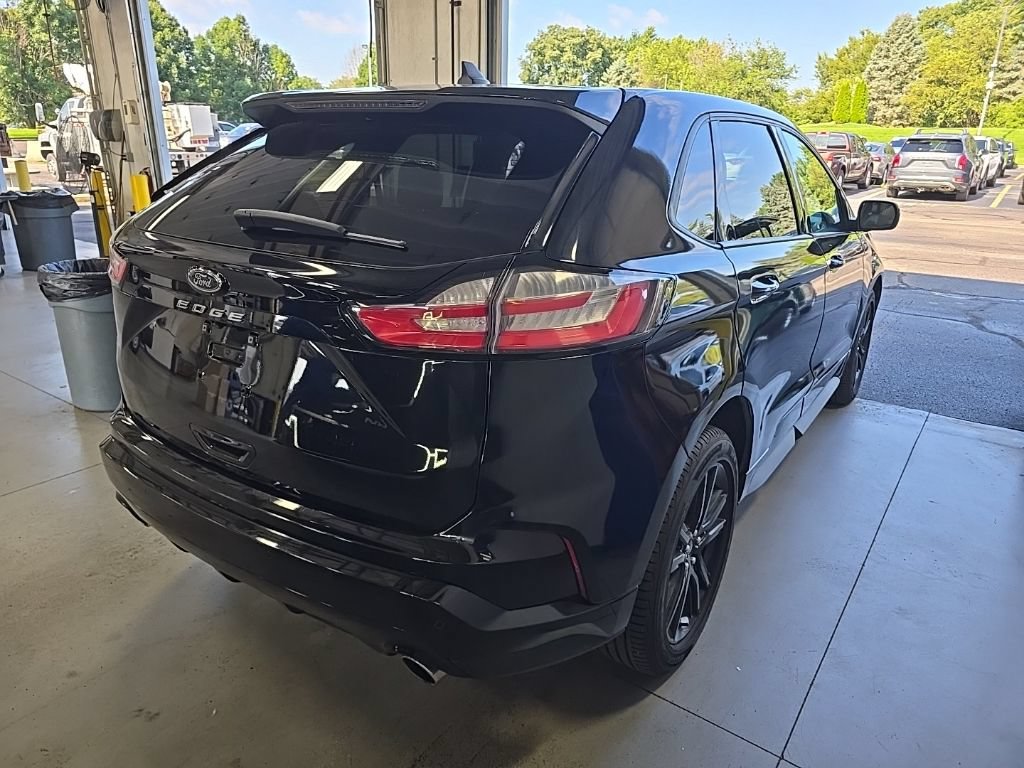 Used 2021 Ford Edge ST-Line AWD/4WD image 4