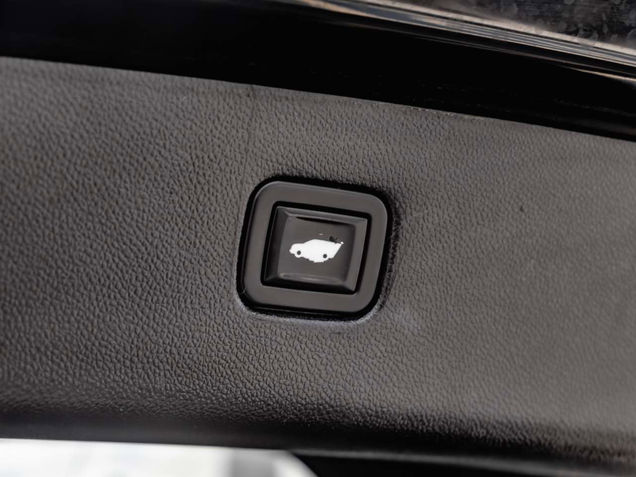 Used 2022 Chevrolet Blazer Premier w/ Enhanced Convenience Package image 7