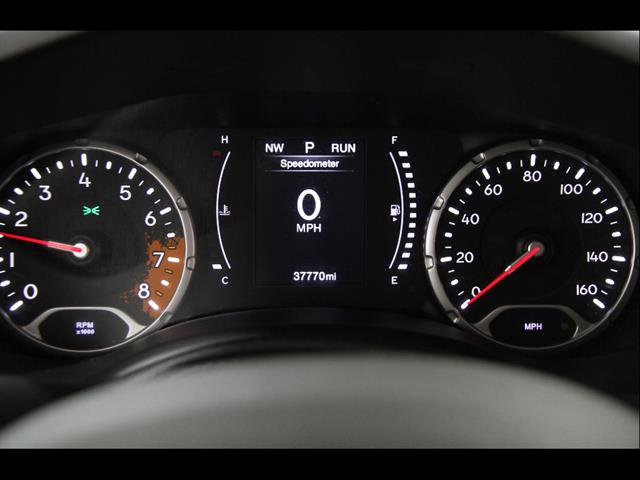 Used 2018 Jeep Renegade Latitude w/ Cold Weather Group FWD image 8