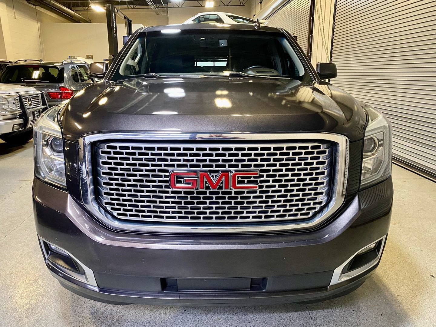 Used 2017 GMC Yukon XL Denali w/ Open Road Package RWD image 2