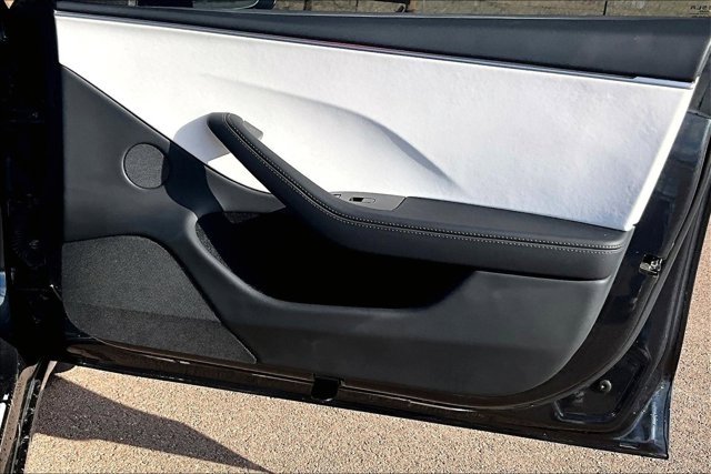 Used 2025 Tesla Model 3 Long Range image 26