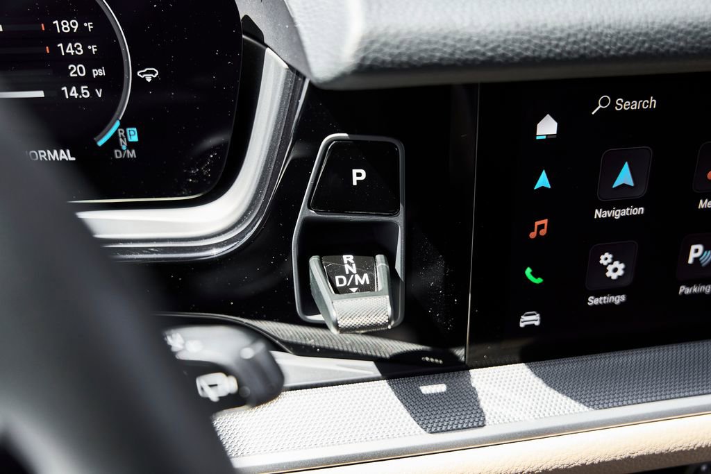 Used 2025 Porsche Cayenne image 60