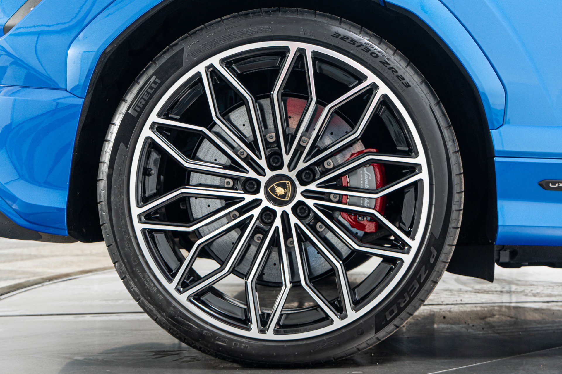 Used 2025 Lamborghini Urus SE image 49