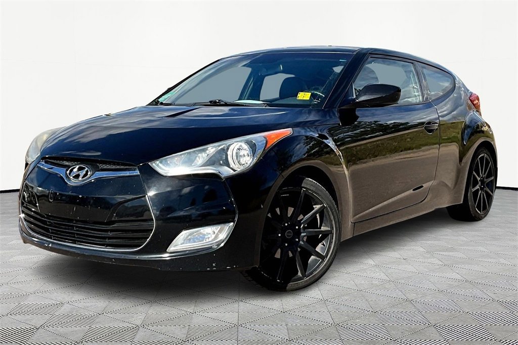 Used 2013 Hyundai Veloster w/ Style Pkg