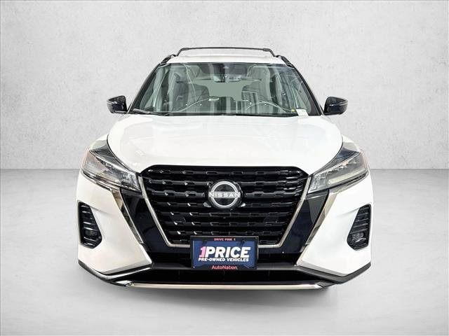 Used 2023 Nissan Kicks SR w/ Interior Electronics Package FWD image 2