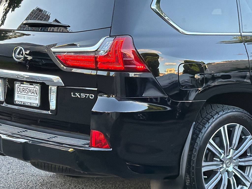 Used 2017 Lexus LX 570 4WD image 7