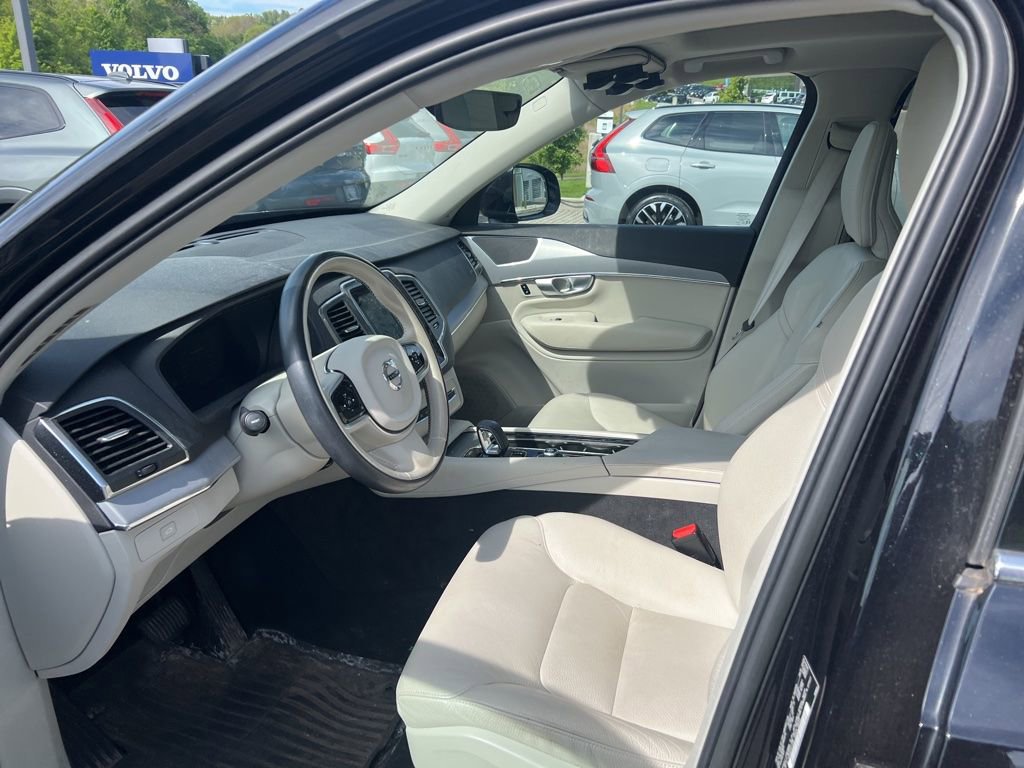 Used 2023 Volvo XC90 B5 Core w/ Climate Package AWD/4WD image 7