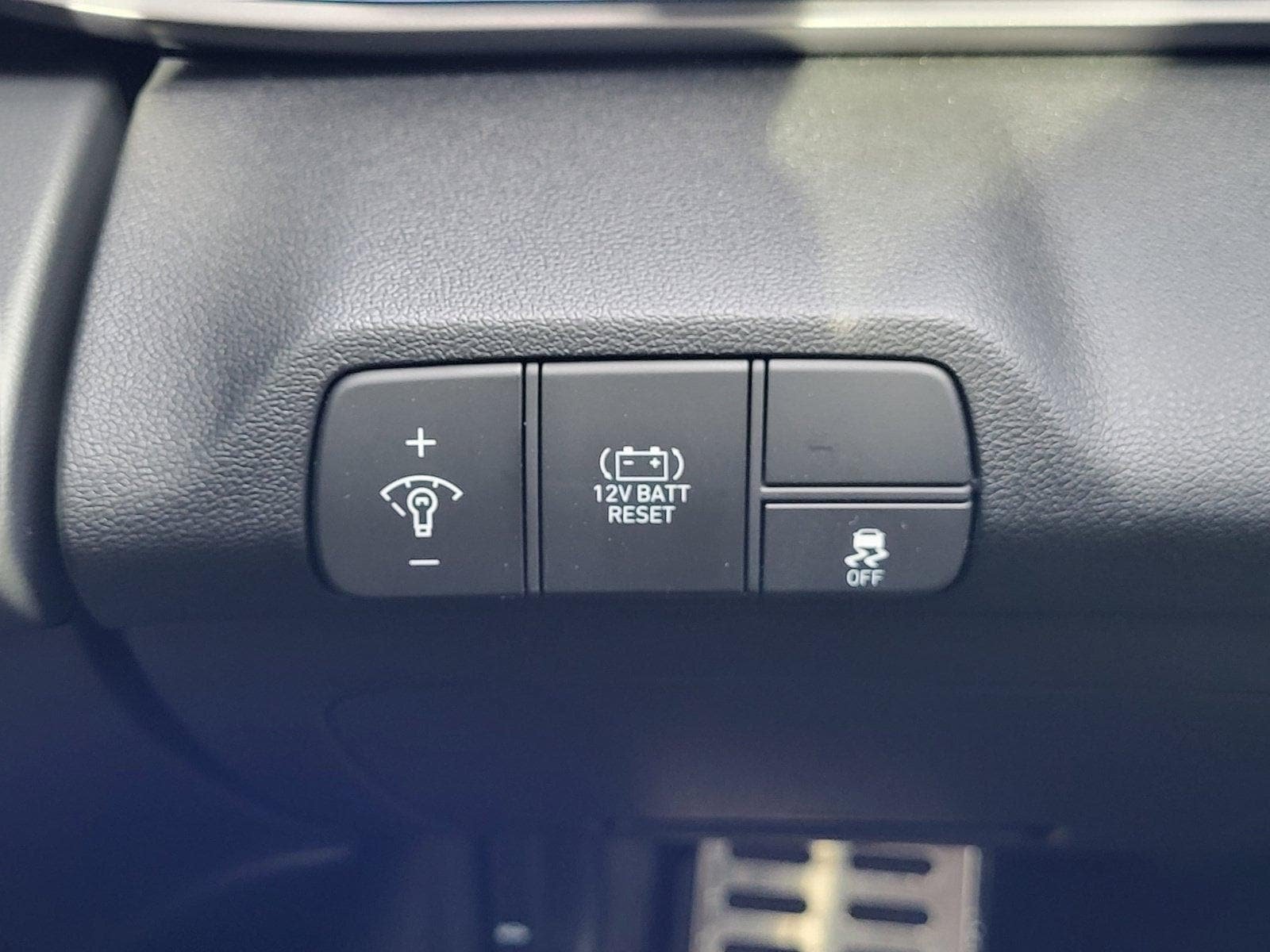 New 2025 Hyundai Elantra SEL FWD image 25
