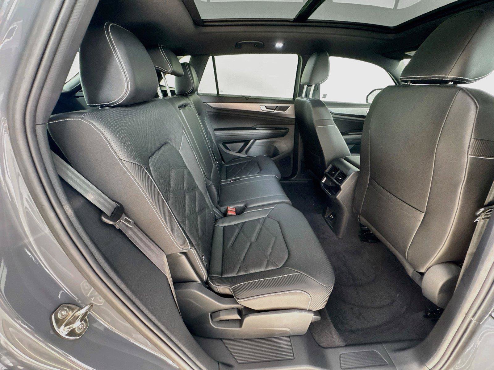 New 2026 Volkswagen Atlas Cross Sport SE FWD image 27