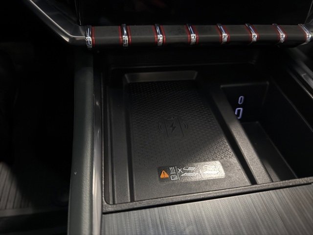 Used 2025 GMC Acadia AT4 image 28