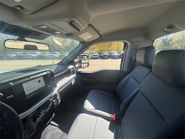 New 2025 Ford F550 4x4 Regular Cab Super Duty image 25
