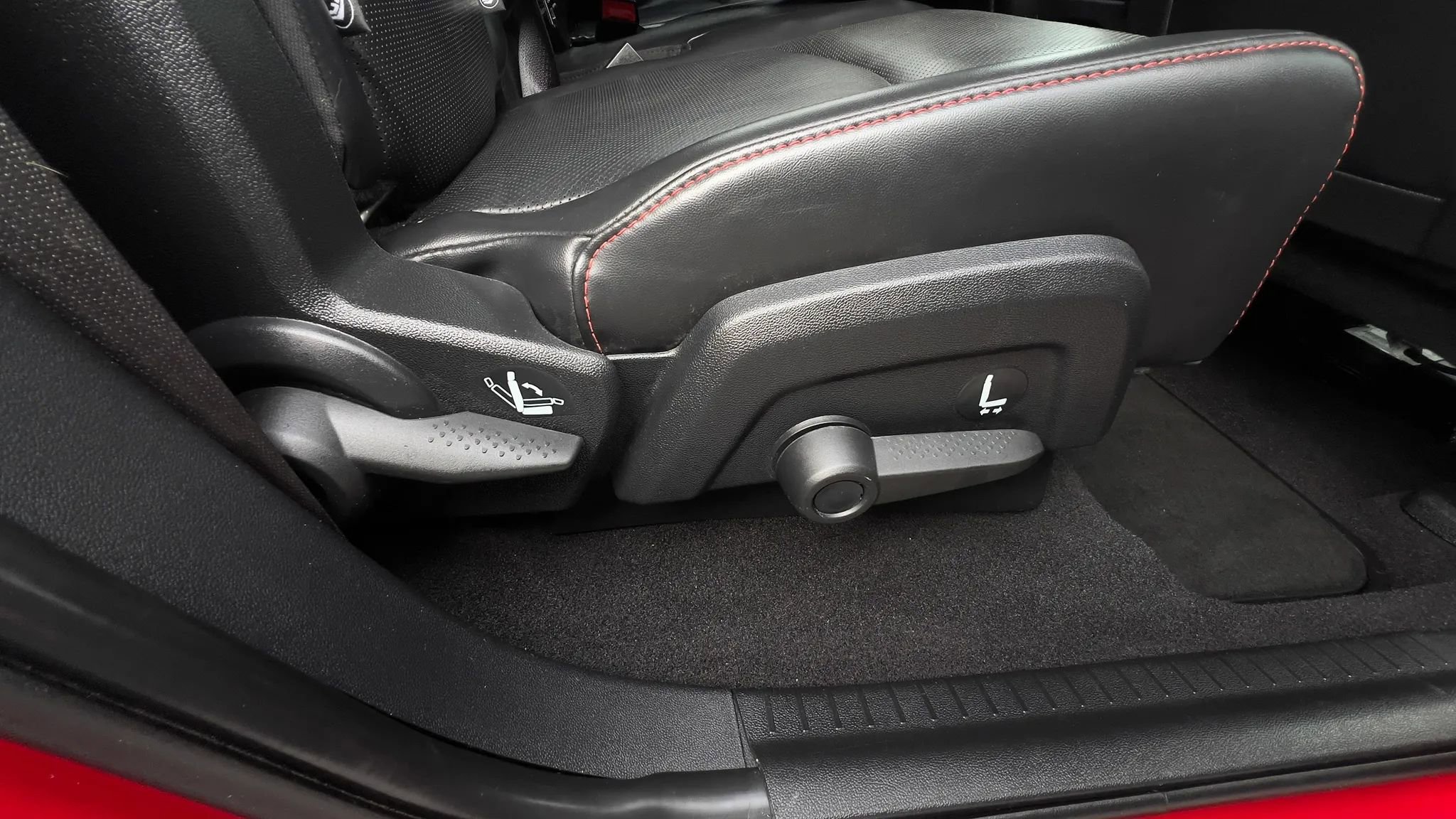 Used 2018 Dodge Journey GT w/ Driver Convenience Group AWD/4WD image 28