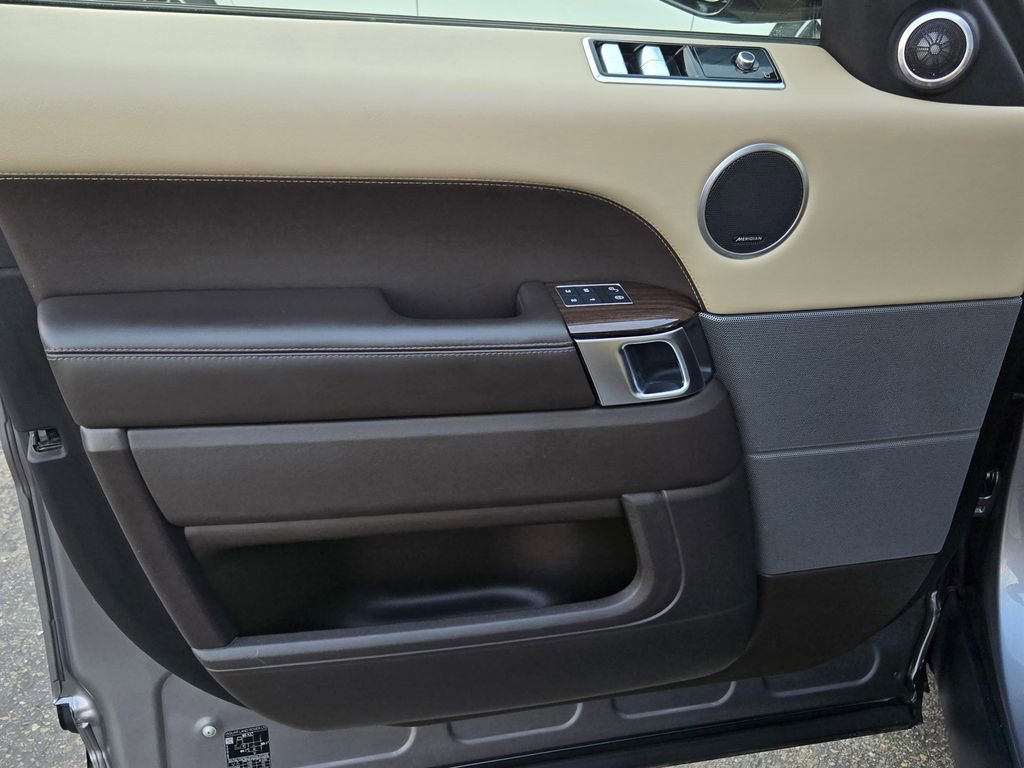 Used 2020 Land Rover Range Rover Sport HSE image 11