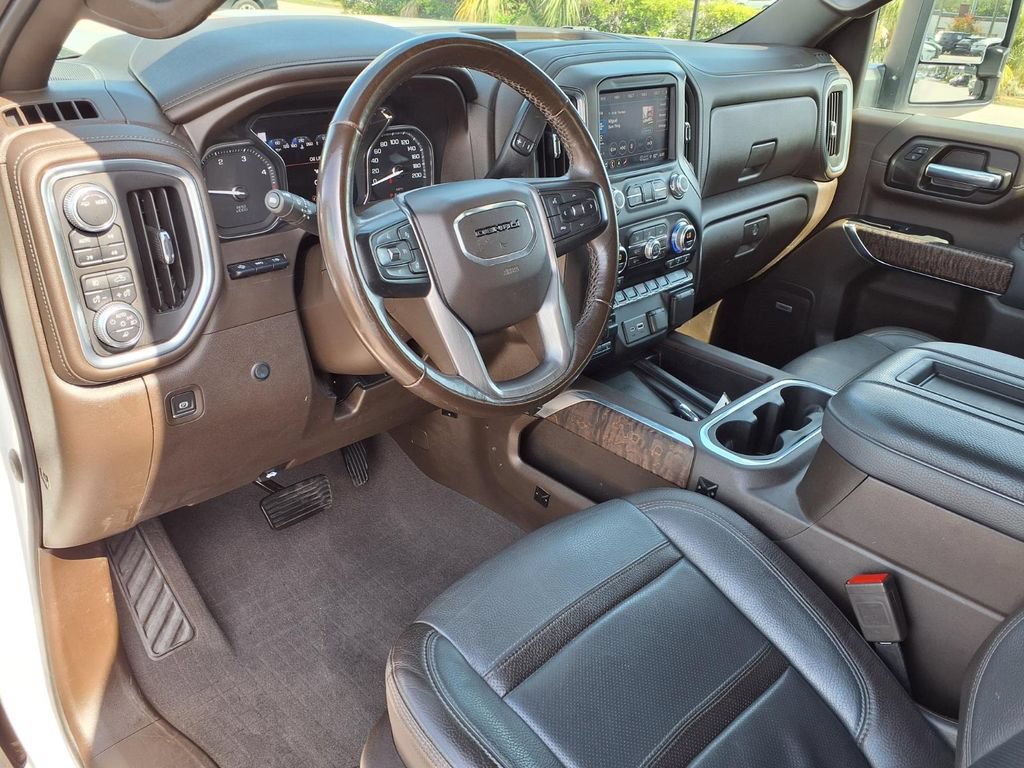 Used 2021 GMC Sierra 3500 Denali w/ Denali Ultimate Package AWD/4WD image 23