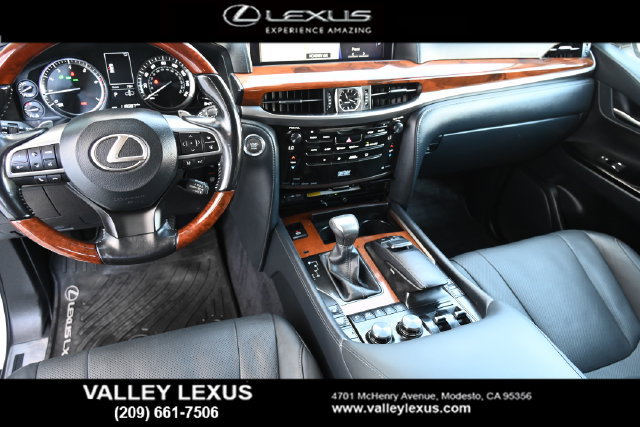 Used 2018 Lexus LX 570 4WD w/ Luxury Package image 10