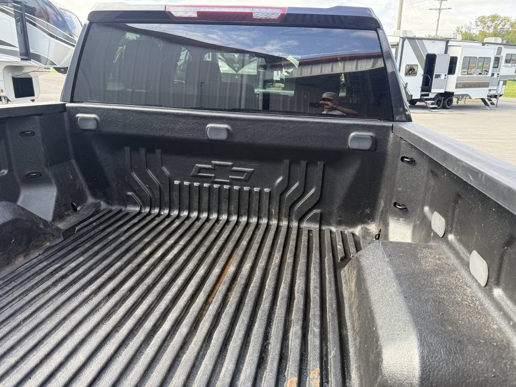 Used 2022 Chevrolet Silverado 1500 LT AWD/4WD image 15