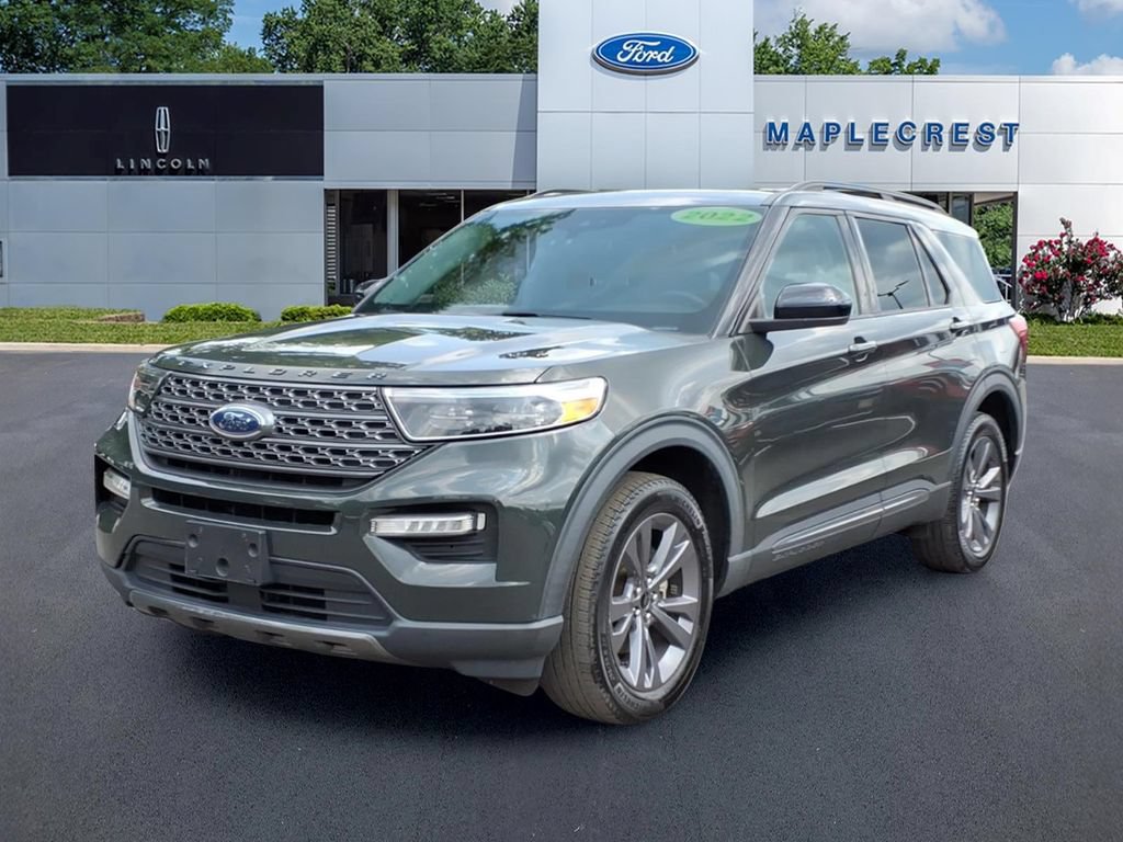 Used 2022 Ford Explorer XLT w/ Equipment Group 202A AWD/4WD image 2