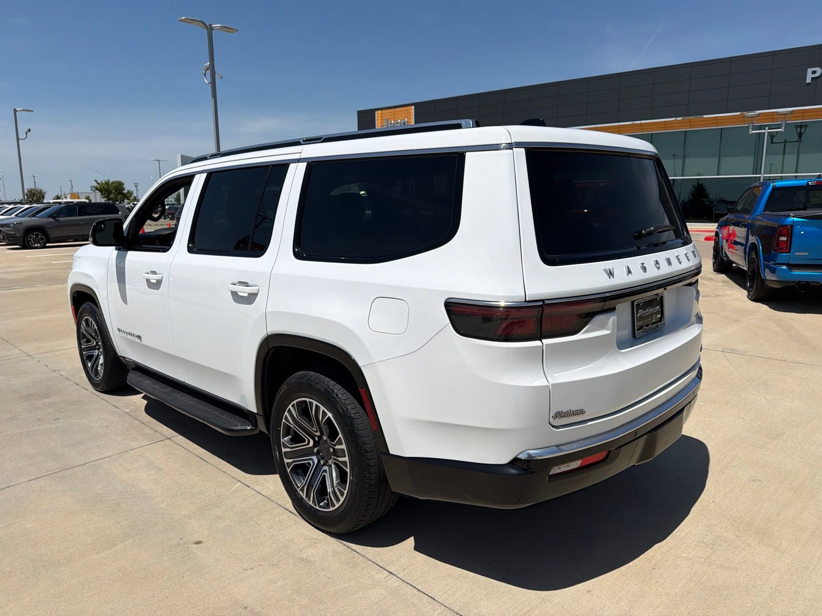 Used 2024 Jeep Wagoneer Series II w/ Flexible Seating Group RWD video 3