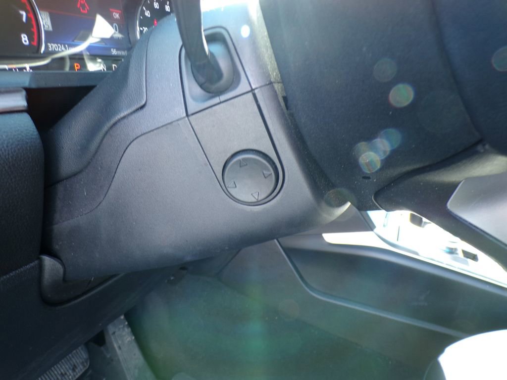 Used 2022 Ford Explorer Limited w/ Limited Technology Package image 13