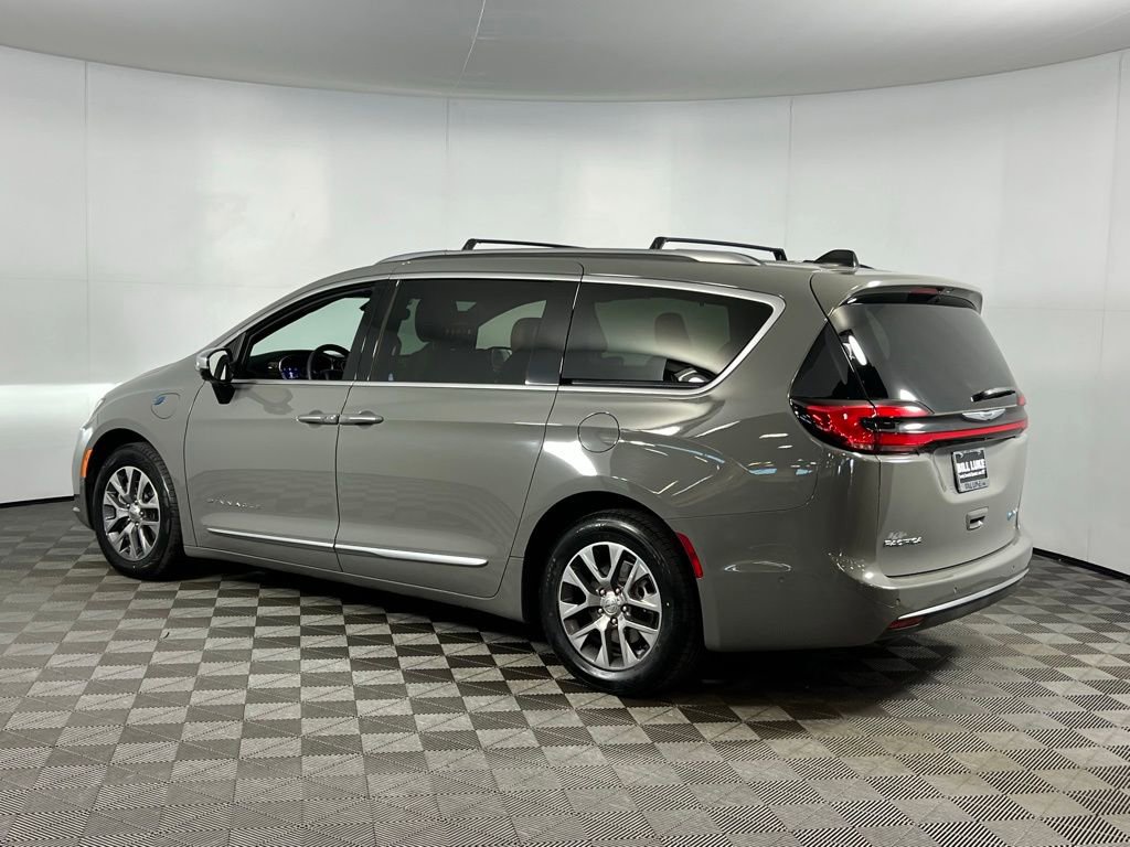 Used 2023 Chrysler Pacifica Pinnacle image 10