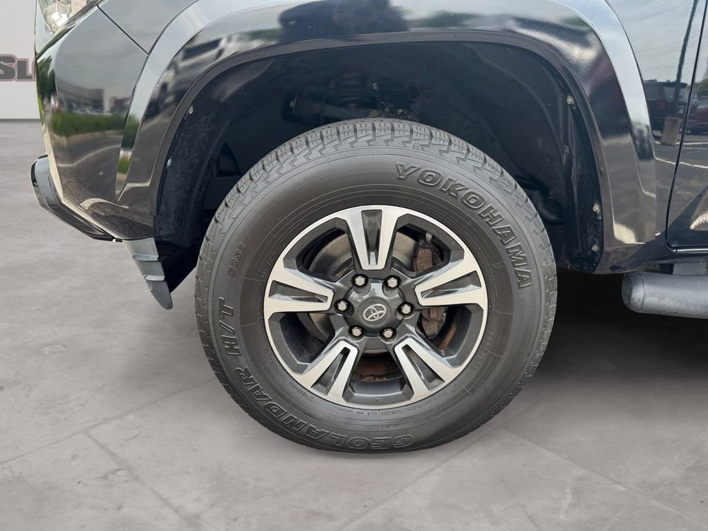 Used 2016 Toyota Tacoma TRD Sport w/ Towing Package AWD/4WD image 14