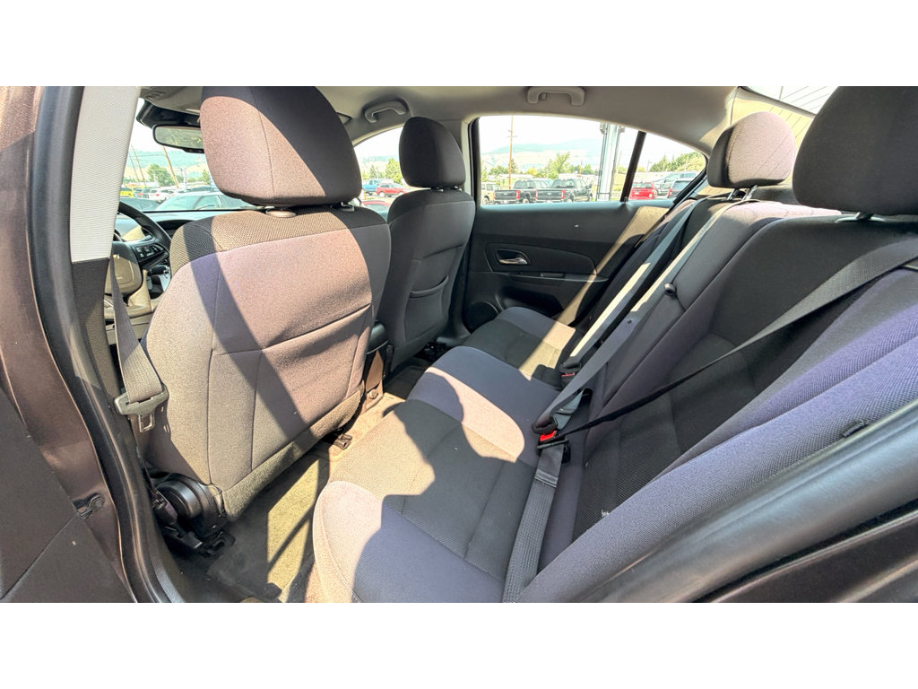 Used 2015 Chevrolet Cruze LT FWD image 14