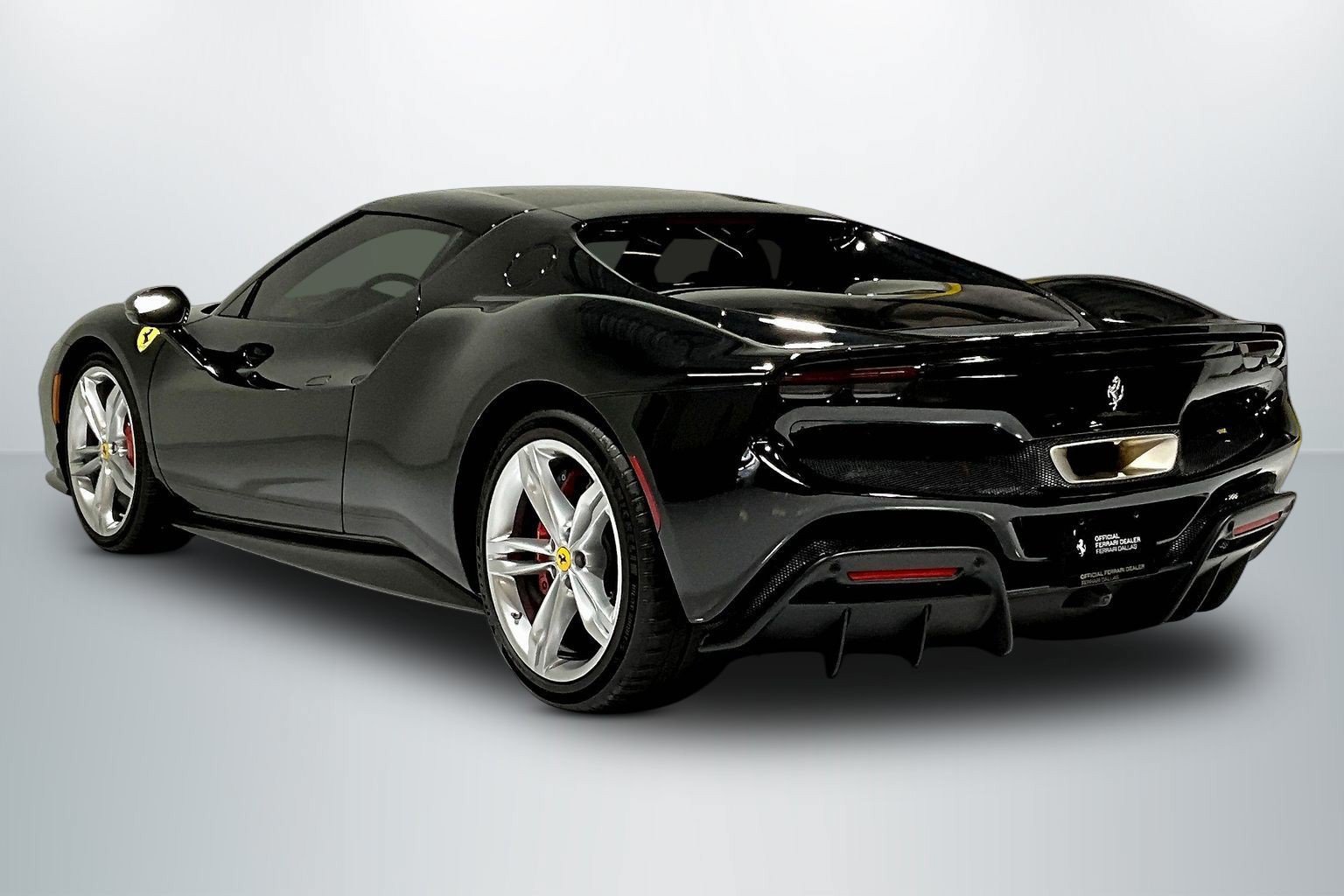 Used 2022 Ferrari 296 GTB RWD image 5