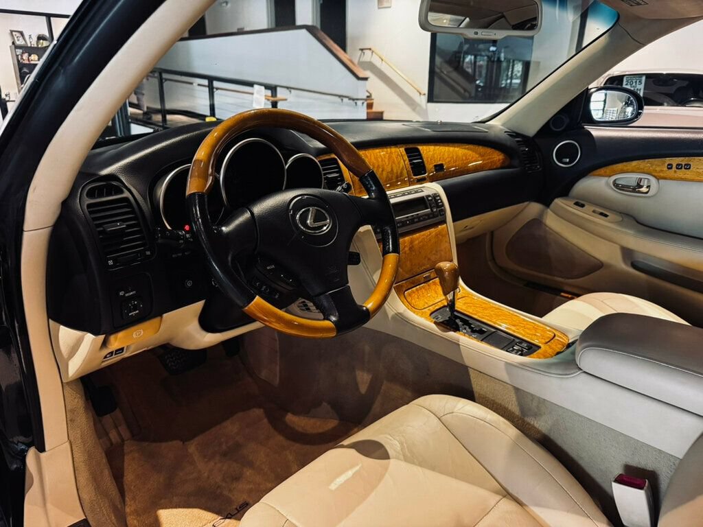 Used 2005 Lexus SC 430 Convertible RWD image 10