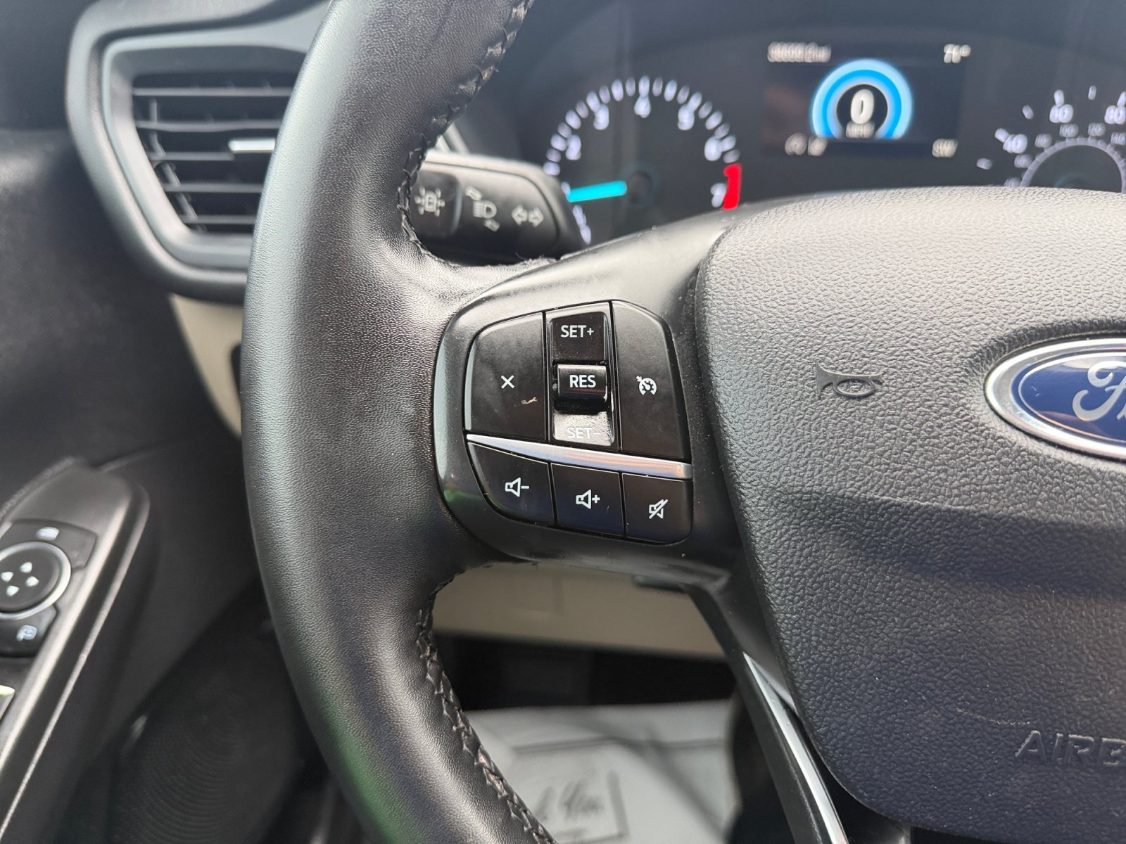 Used 2022 Ford Escape SE w/ Convenience Package FWD image 20