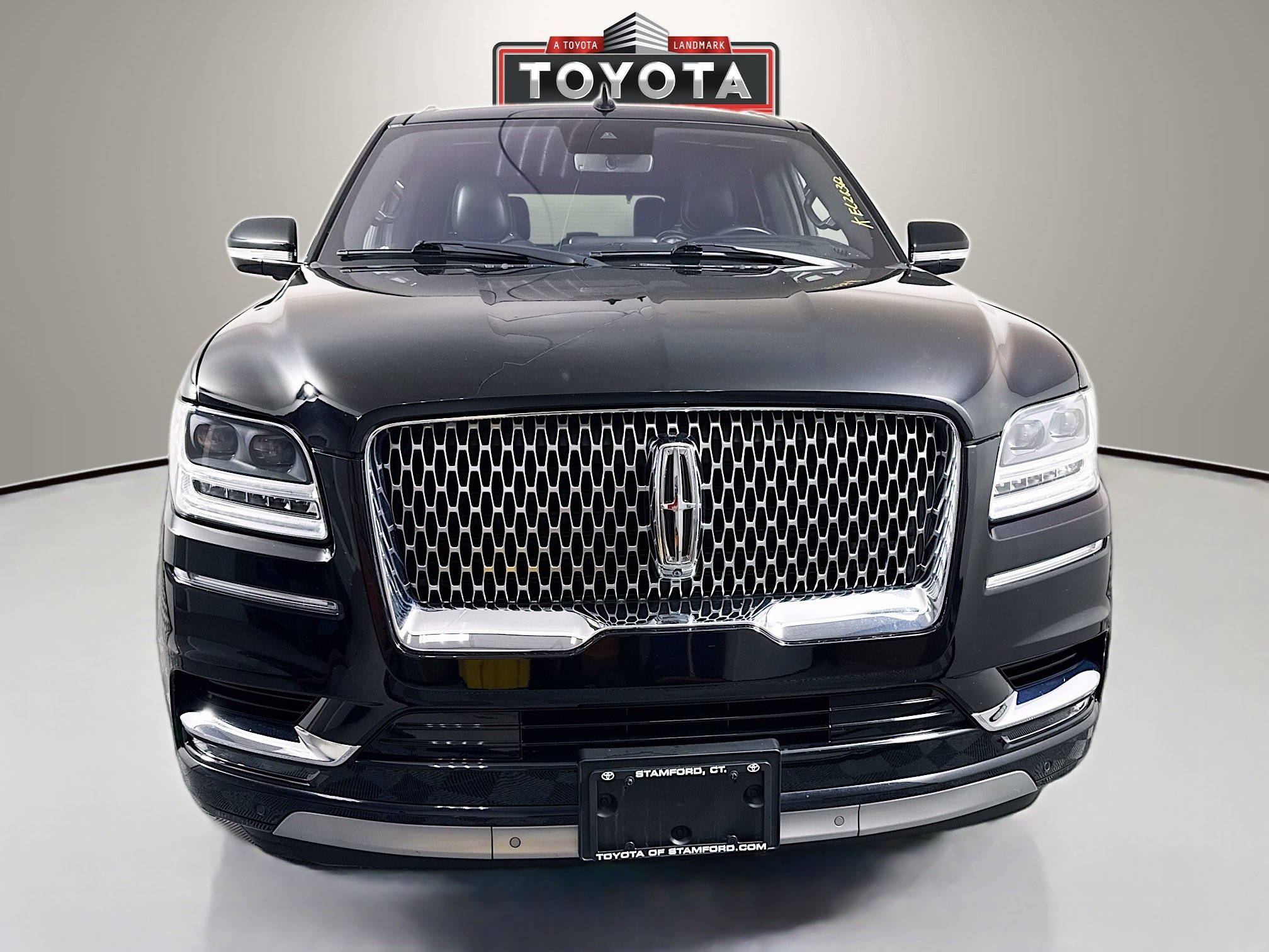 Used 2019 Lincoln Navigator Reserve AWD/4WD image 2