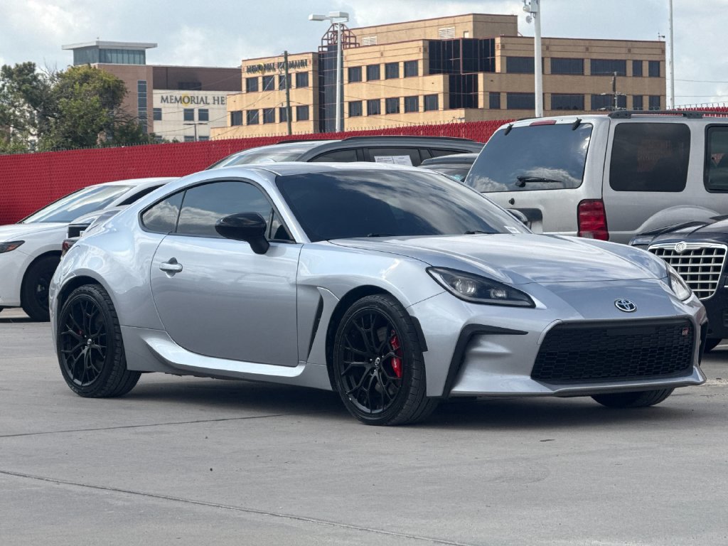 Used 2025 Toyota GR86 Premium w/ Performance Package RWD image 8