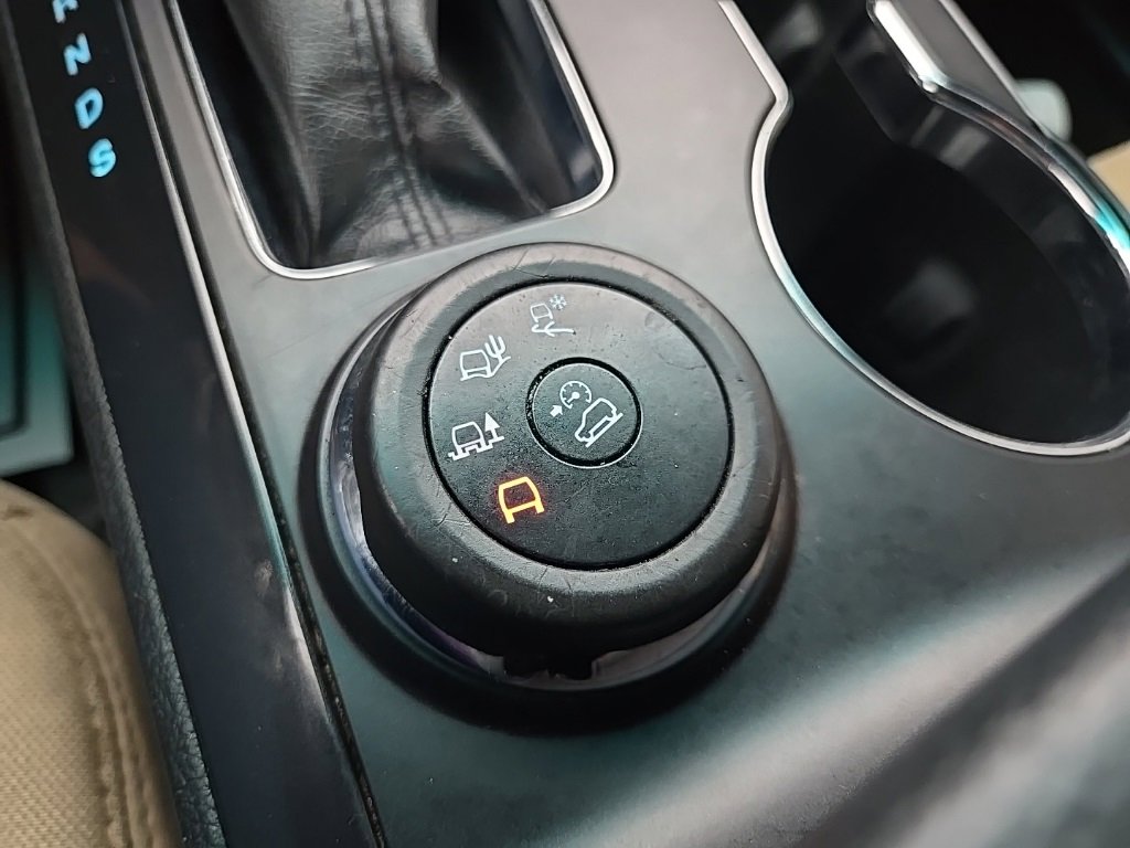 Used 2017 Ford Explorer XLT image 60