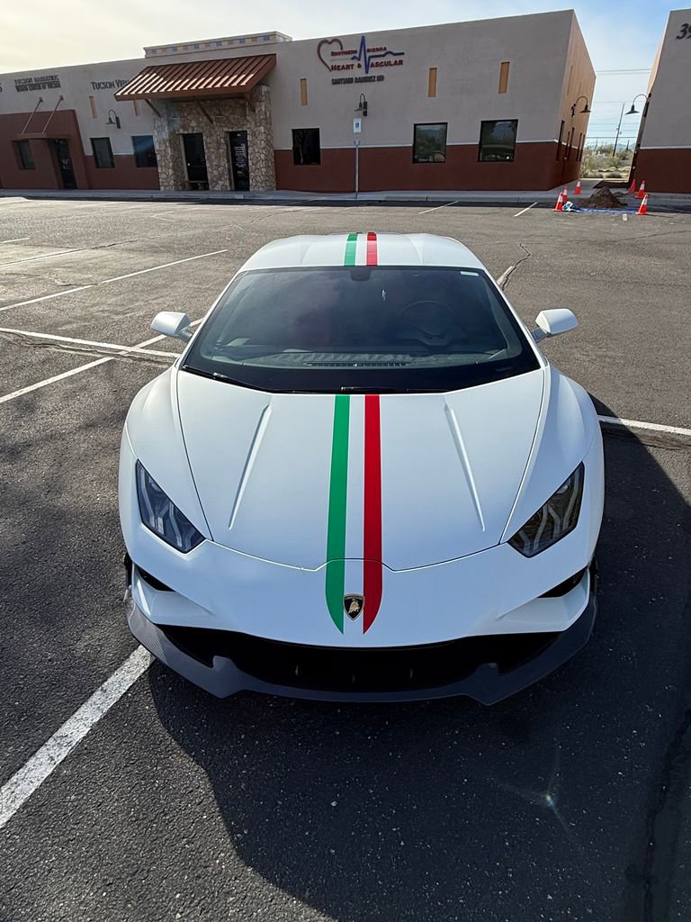 Used 2021 Lamborghini Huracan EVO image 19